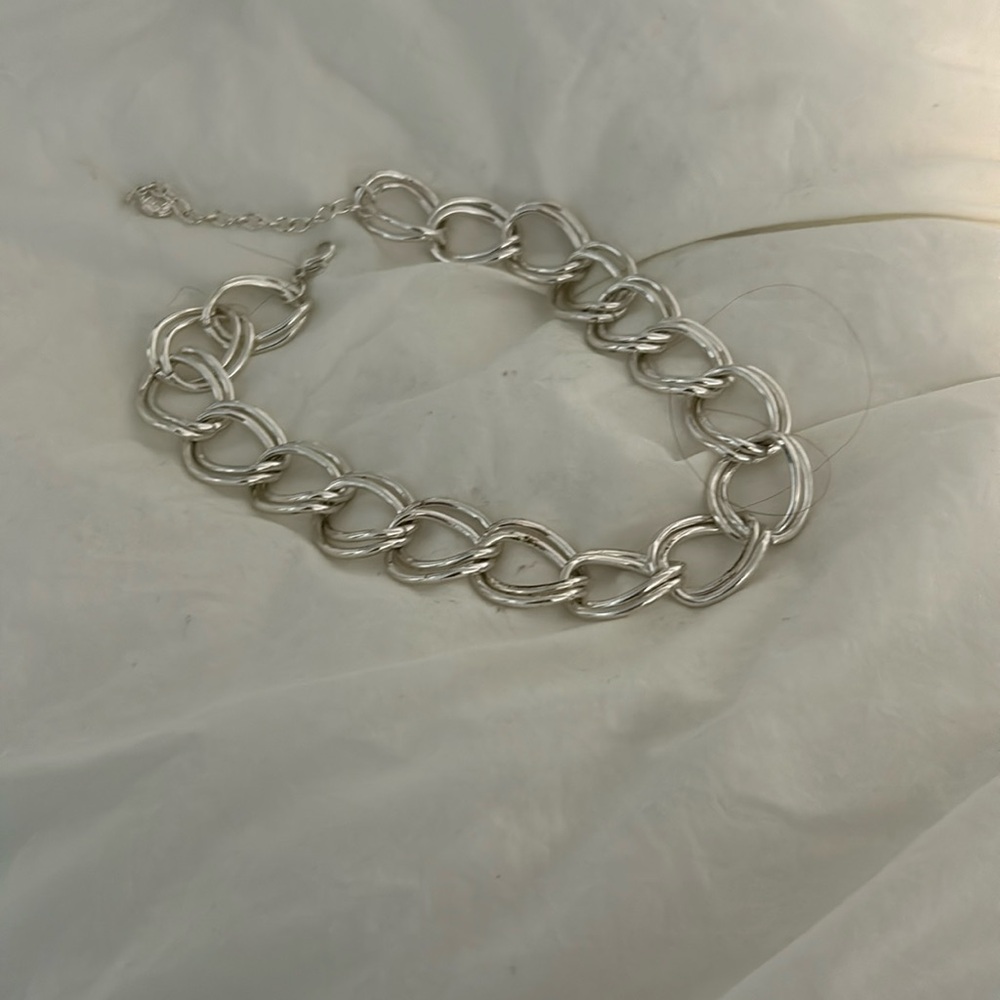 Adjustable choker necklace